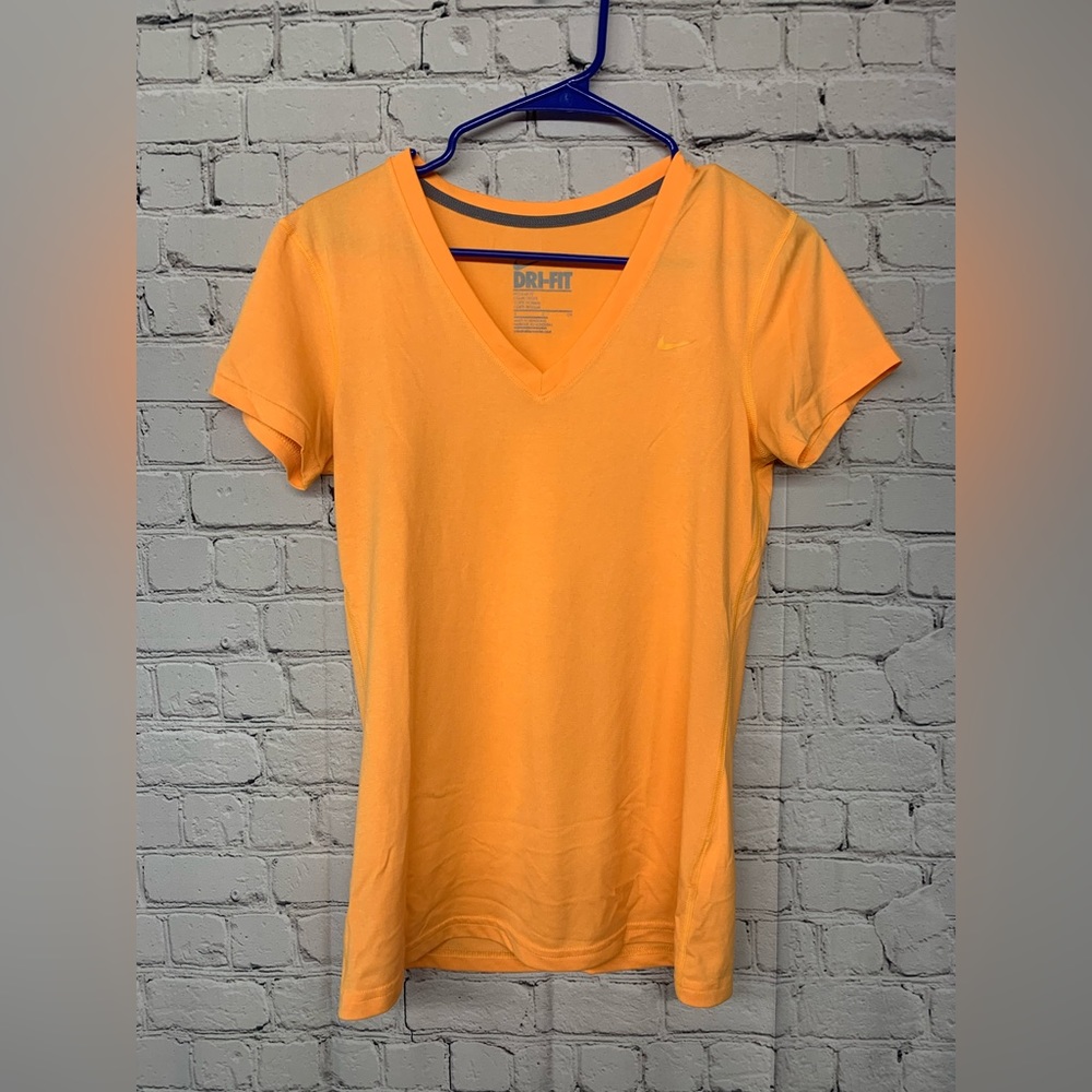 Women’s size small Nike Dri-Fit t-shirt